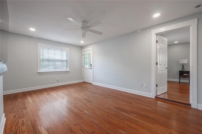 Foto del edificio - 2714 W Fig St