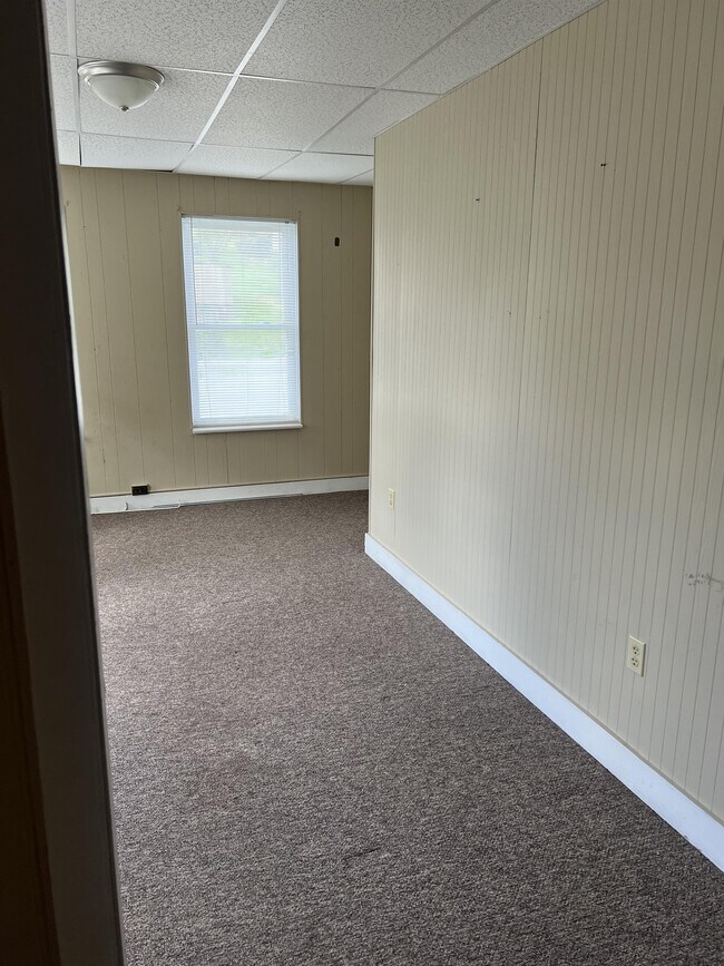 Building Photo - 204 N 12th Ave