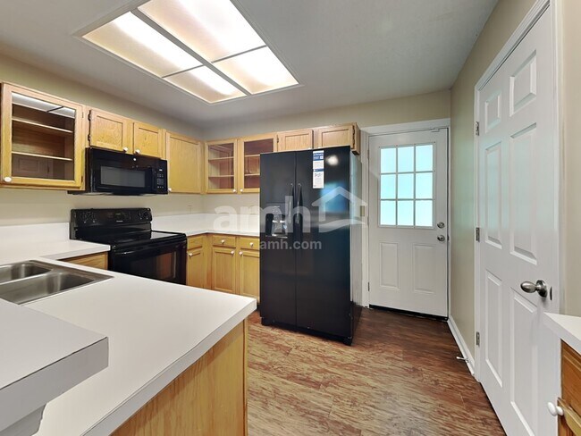 Foto del edificio - 325 Willow Green Dr