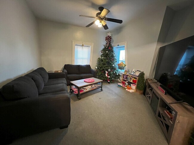 Building Photo - 196 Whipple St