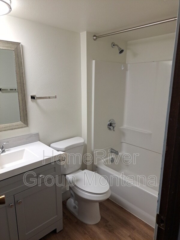 Foto del edificio - 707 SW Higgins Ave