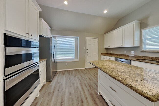 Foto del edificio - 16819 Kettle Creek Dr