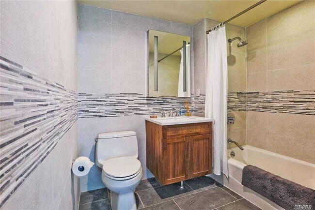 Foto del edificio - 144-38 35th Ave