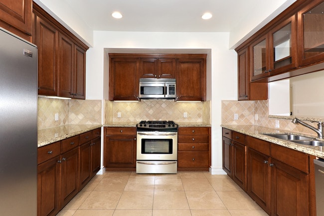 Foto del edificio - 2347 Fox Hills Dr