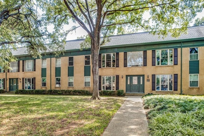Building Photo - 6022 E University Blvd