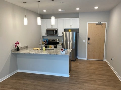 Building Photo - Ascend On 75