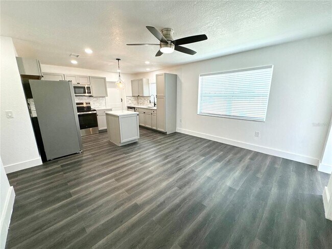 Foto del edificio - 1417 Ambassador Ave