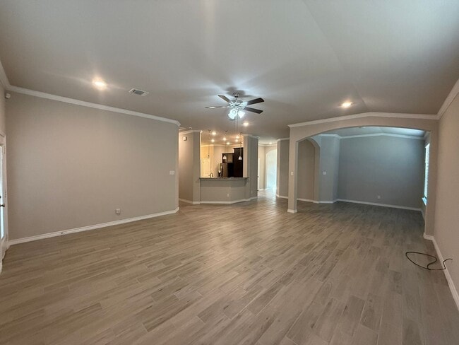 Building Photo - GORGEOUS 3-bedroom 2-bathroom home in Ceda...