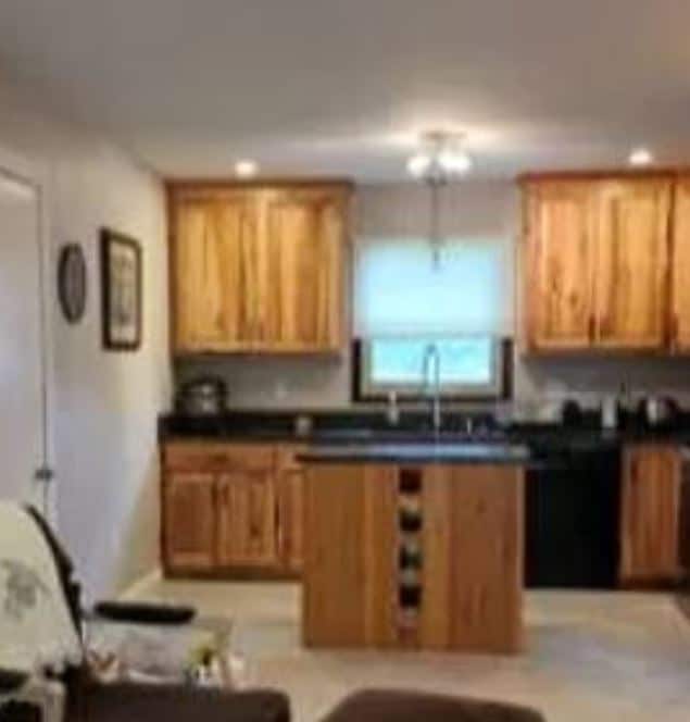 Kitchen open concept - W232N6042 Teakwood Ct