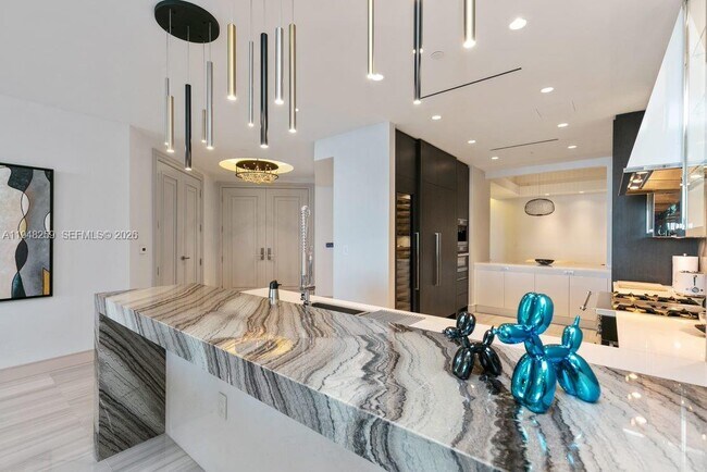 Foto del edificio - 17901 Collins Ave