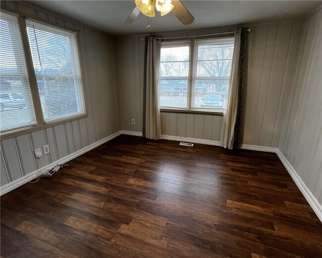 Foto del edificio - 3012 Cambridge Rd