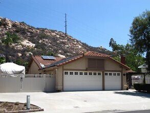 Building Photo - 13236 Poway Hills Dr