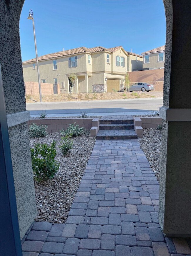 Foto del edificio - Brand new, amazing townhome, 3 bdrm/3 bath...