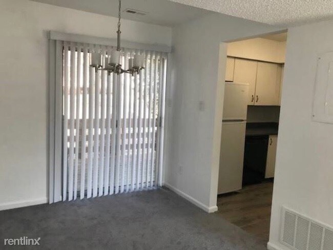 Building Photo - 9155 Robin Ct