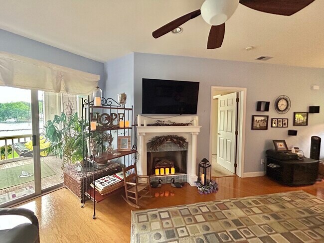 Living room - 7822 Village Harbor Dr