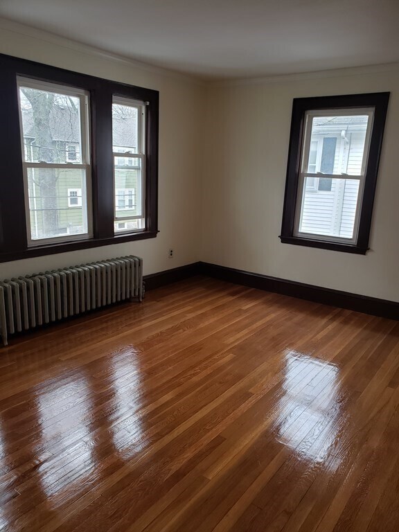 Building Photo - 16 Fairlawn Ave