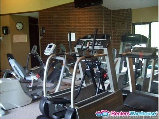 Building Photo - Fully Remodeled Eagan 2 BED 2 BATH Condo; Stainless Appliances!