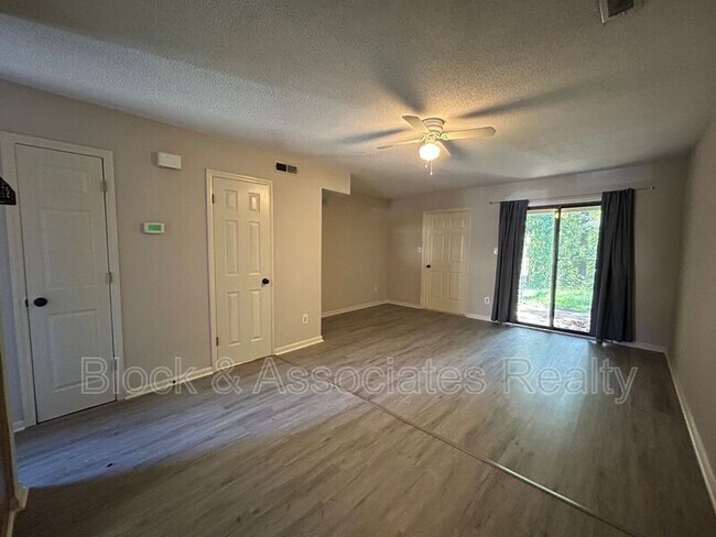 Foto del edificio - 802 Timberline Dr SE