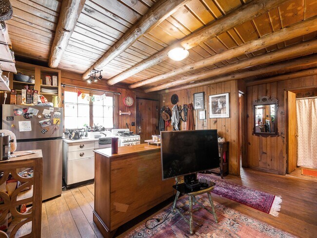 Foto del edificio - 6547 S Brook Forest Rd
