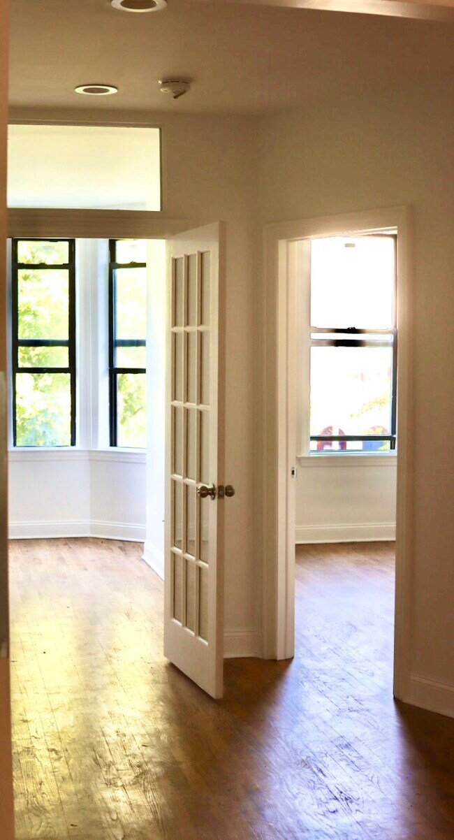 Foto del edificio - 908 Sterling Pl