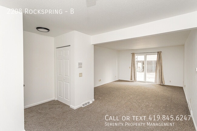 Building Photo - 2208 Rockspring-B