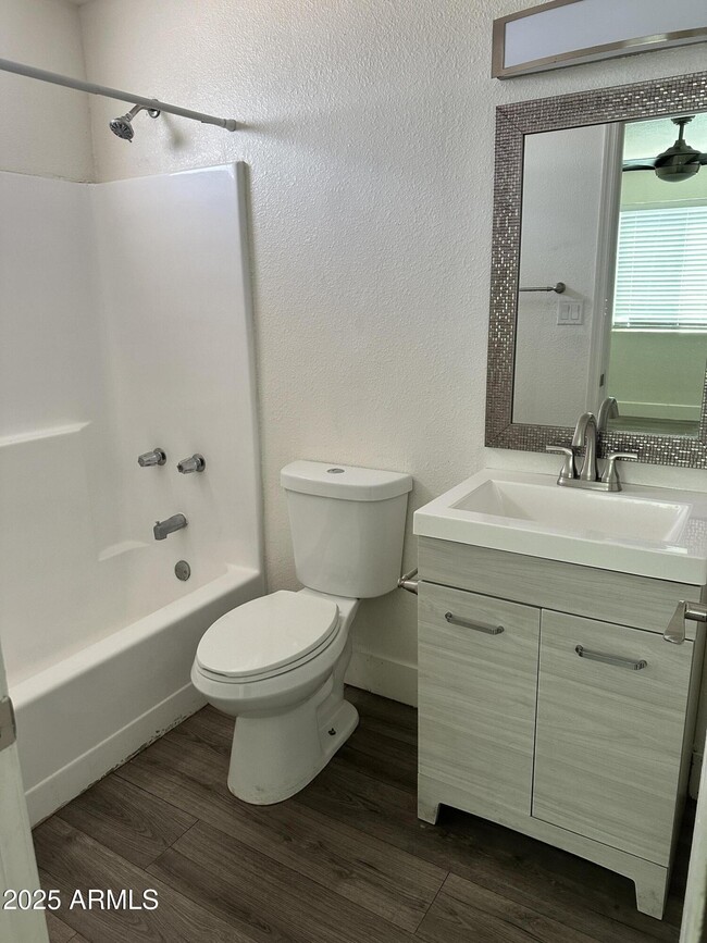 Foto del edificio - 3016 N 37th St
