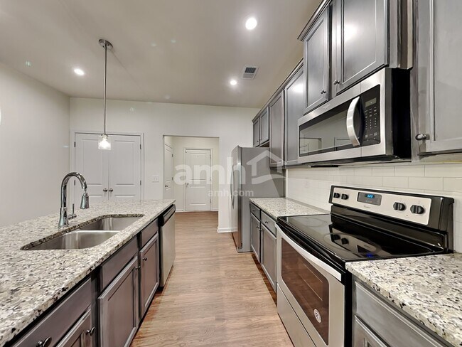 Foto del edificio - 721 Woodall Rd