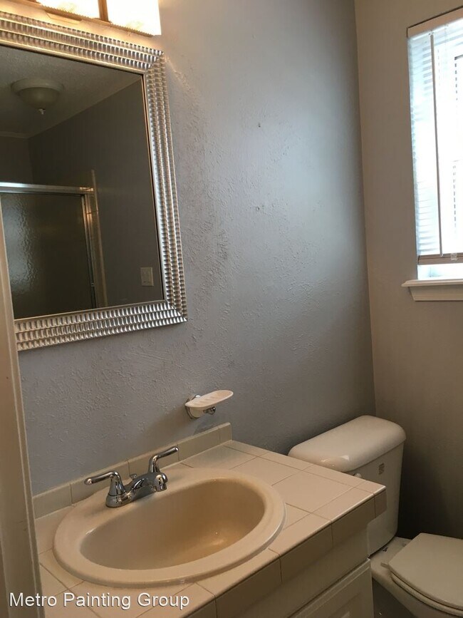 Building Photo - 3 br, 1.5 bath House - 6128 SW Park Ave