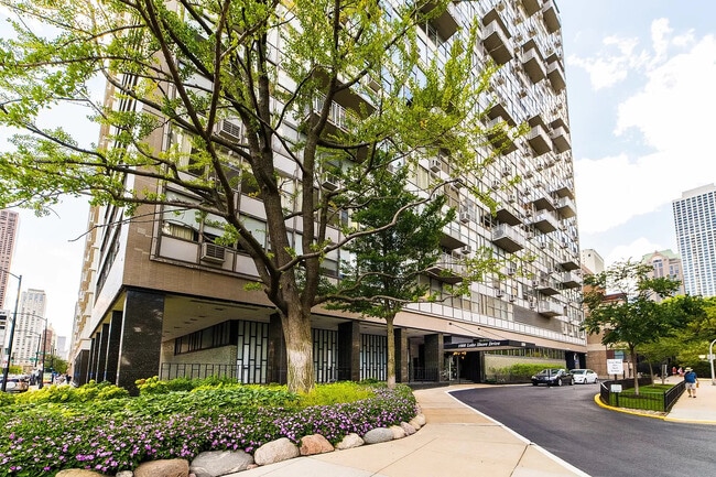 Building Photo - 1000 N Lake Shore Dr