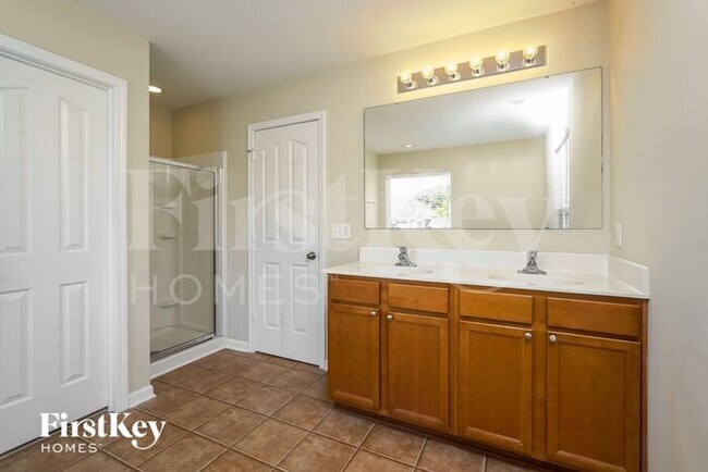 Foto del edificio - 5277 Crosswinds Rd