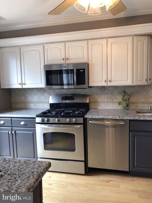 Foto principal - 613 Suffield Dr