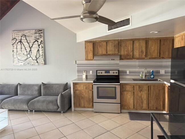 Foto del edificio - 57 Deer Creek Rd