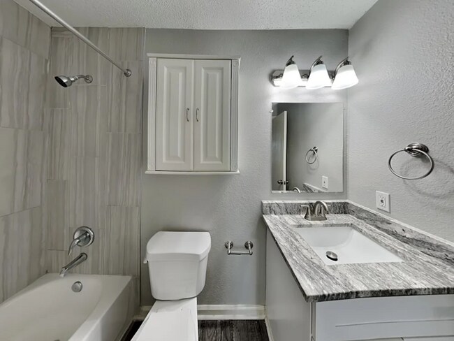 Foto del edificio - 4837 Waterford Dr