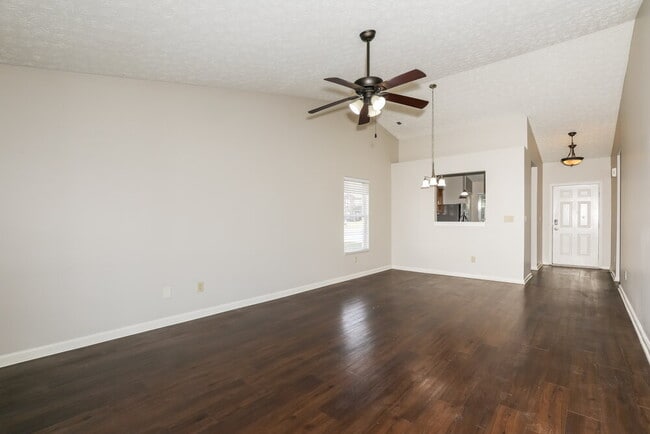 Foto del edificio - 1150 Grassy Creek Cir