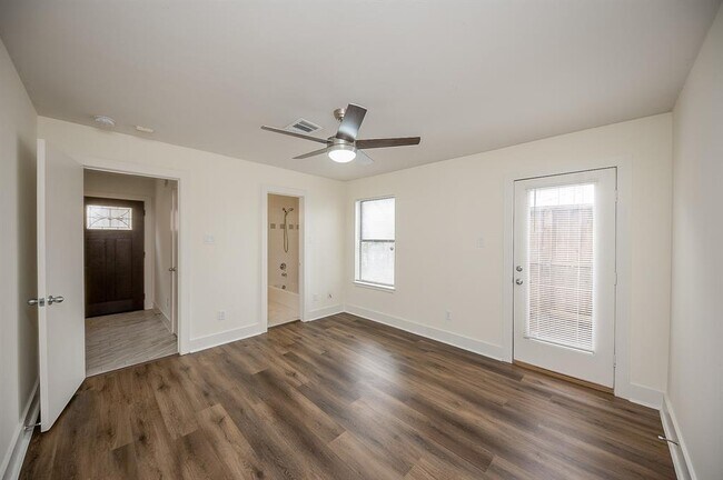 Foto del edificio - 5907 Petty St