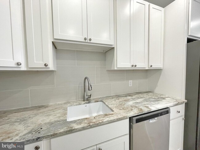 Foto del edificio - 1530 S 28th St