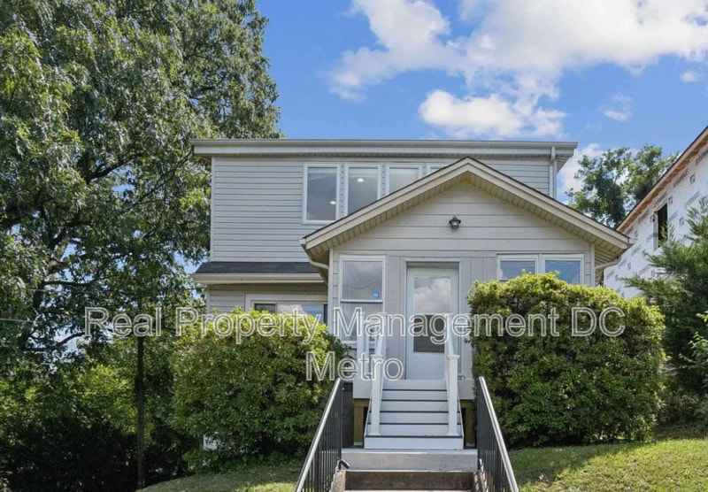 Photo - 1339 Irving Street NE