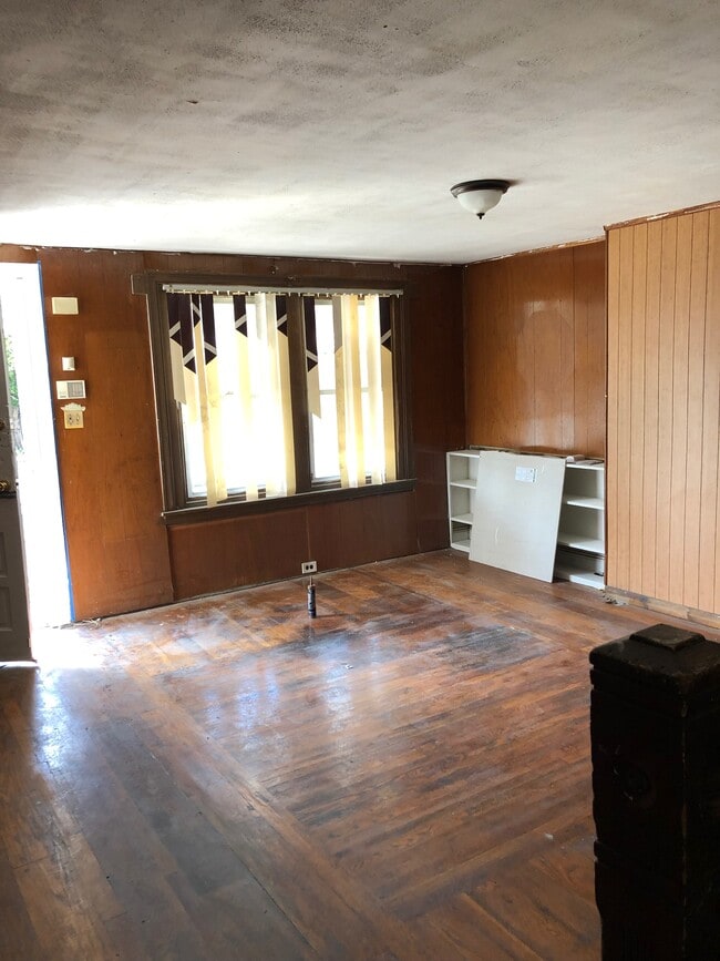 Building Photo - 5537 Chew Ave