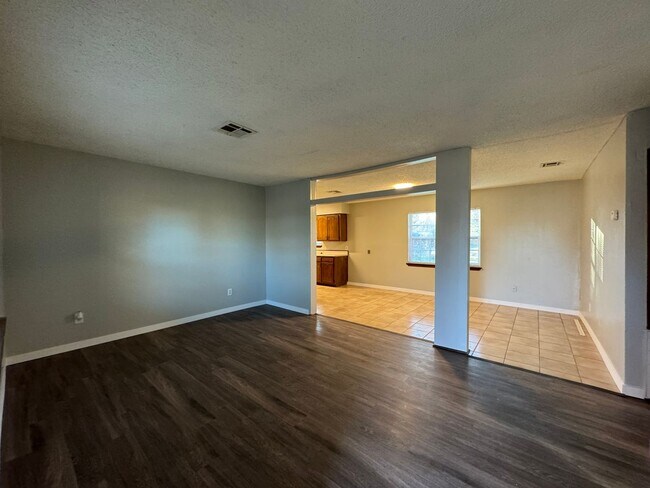 Photo - Charming home in North Edmond + 2 bedrooms