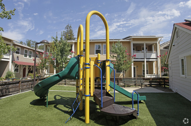 Foto del edificio - Foss Creek Court