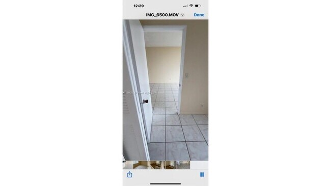 Foto del edificio - 8730 N Sherman Cir