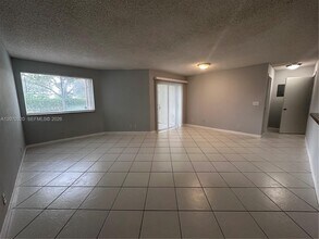Building Photo - 9755 Westview Dr
