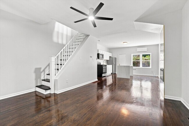 Building Photo - 1032 S Frazier St