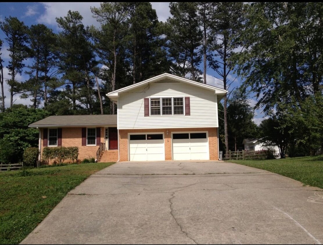 Photo - 698 Shannon Way (Lawrenceville, GA)