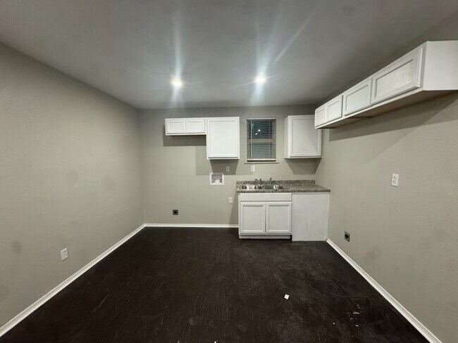 Foto del edificio - 2103 N Marrs St