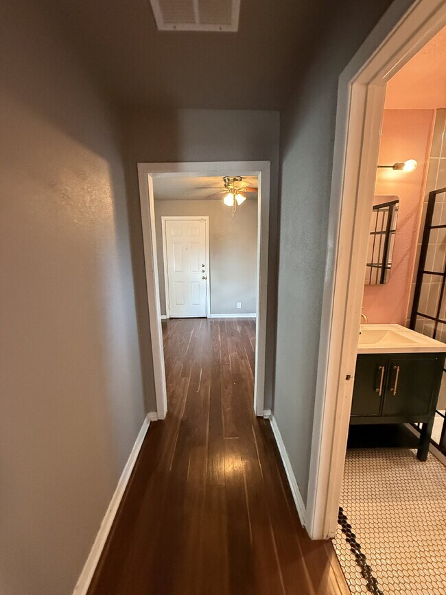 Foto del edificio - 3525 Cripple Creek Dr
