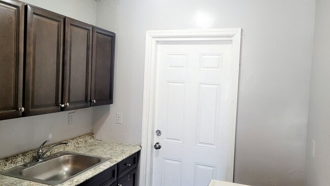 Building Photo - Charles Street Apartments 6