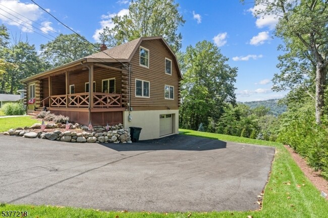 Building Photo - 378 Springbrook Trail