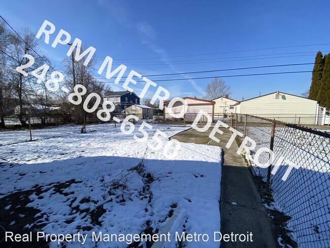 Building Photo - 3 br, 1 bath House - 3984 11th St