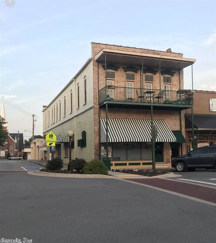 Primary Photo - 101 N Spring St